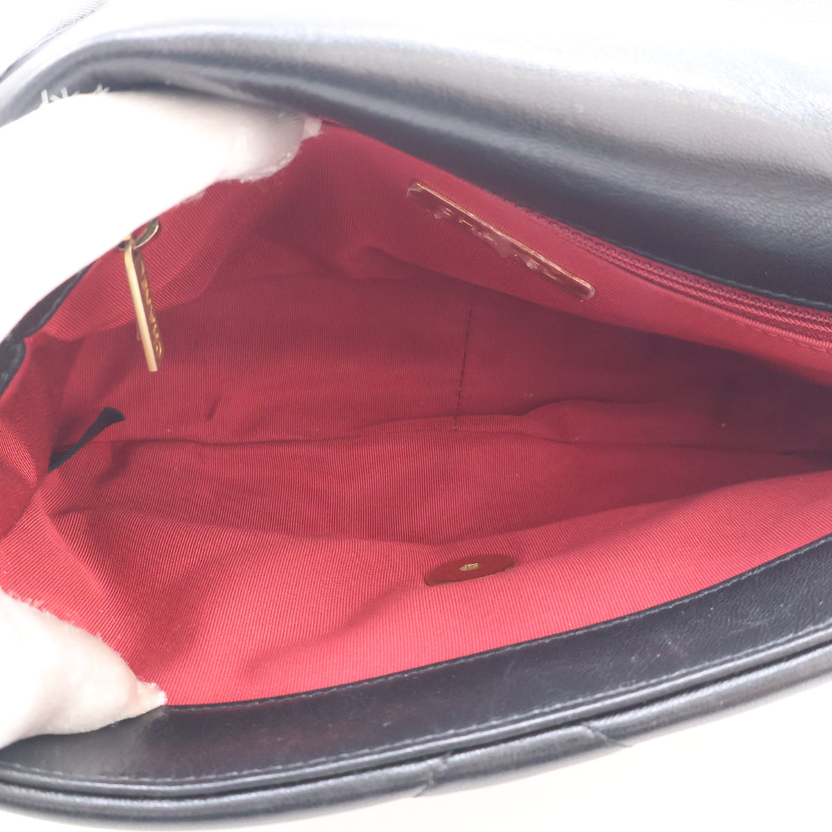 Pre-Owned Chanel 19 Flap Bag Medium Lambskin, open interior with lining, photo 13 of 21