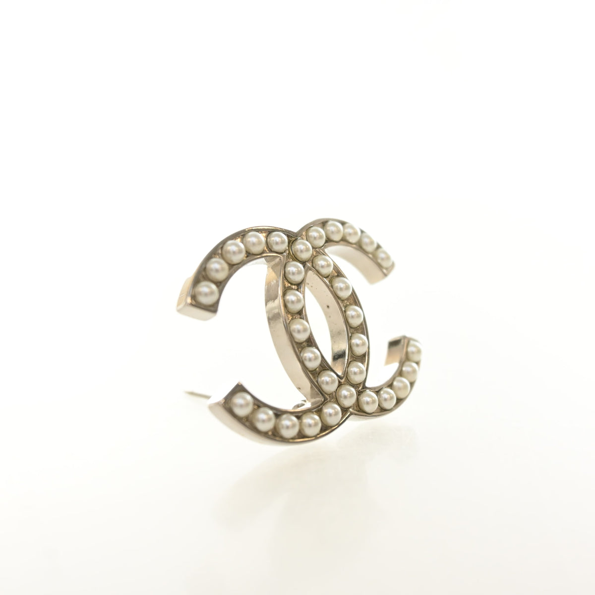 Chanel CC Pearl Brooch, photo 2 of 7