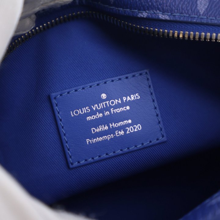 Pre-Owned Louis Vuitton Trunk Monogram Clouds Soft Messenger, logo detail