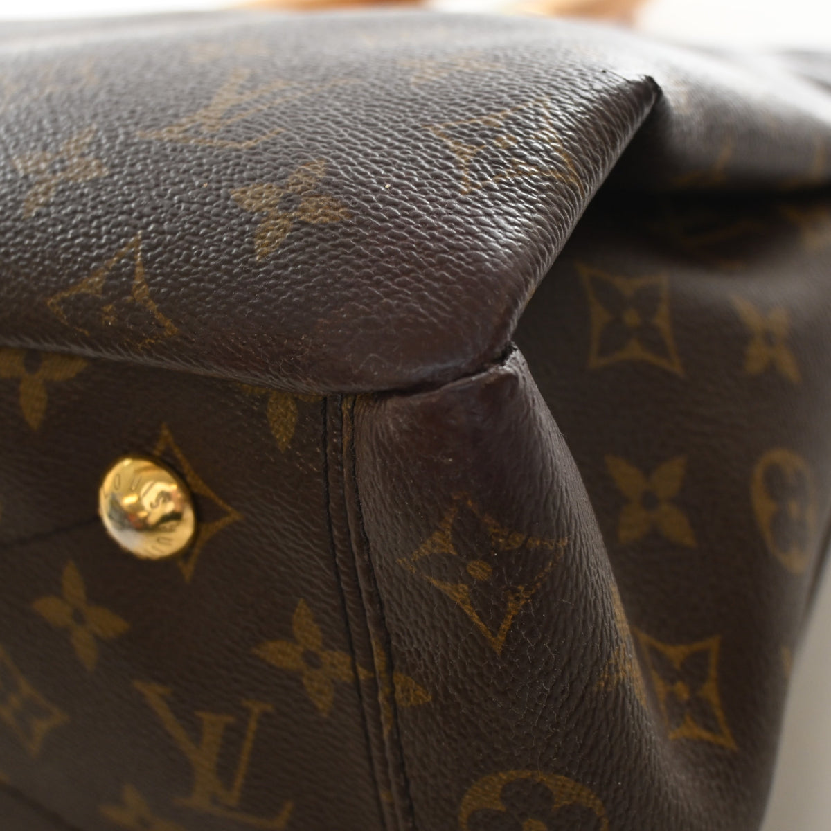 Pre-Owned Louis Vuitton MM Monogram Pallas, corner and edge detail, photo 20 of 23