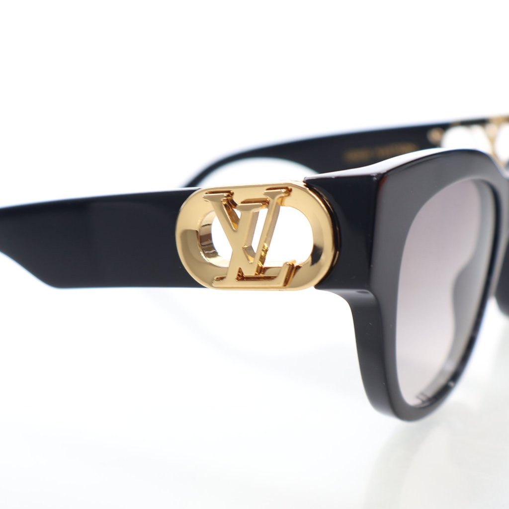 Pre-Owned Louis Vuitton Sunglasses, gold hardware