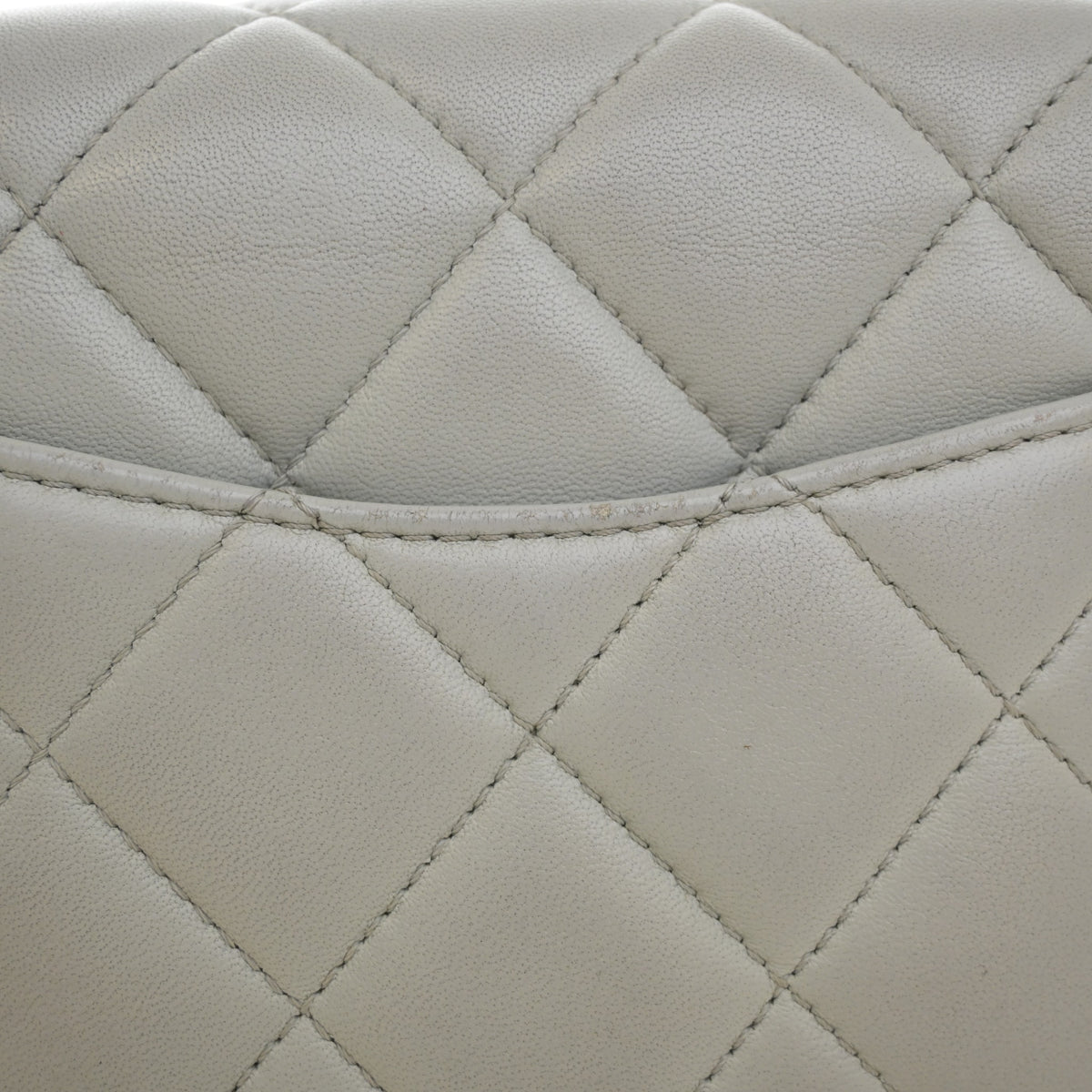 Pre-Owned Chanel Flap Bag Mini Lambskin Square, detail view