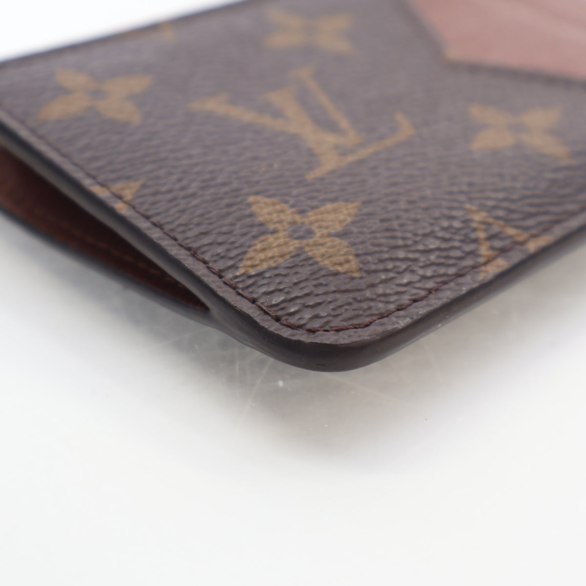 Pre-Owned Louis Vuitton Card Holder Canvas Monogram Romy, corner and edge detail, photo 9 of 13