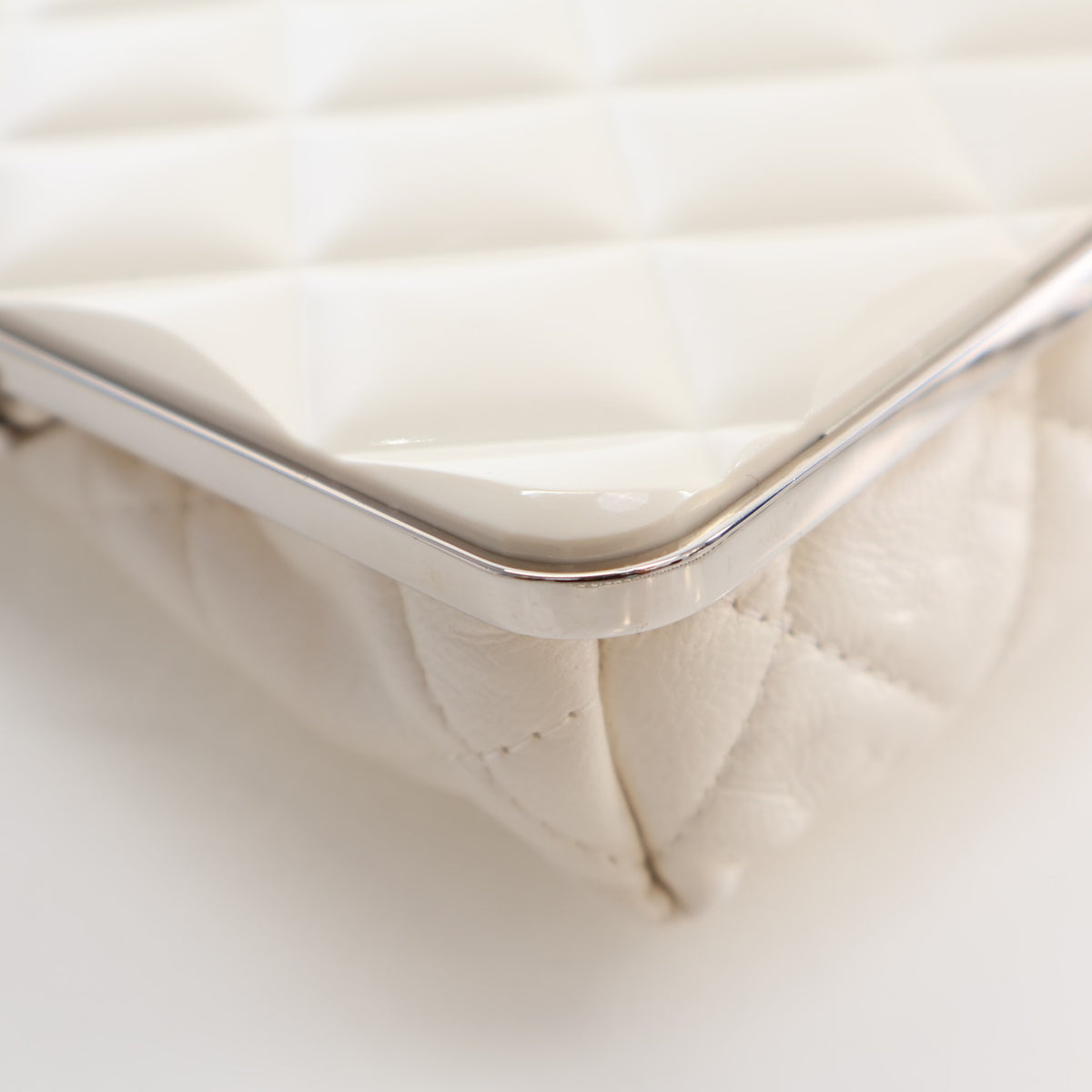 Chanel Small Crinkled Calfskin Acrylic CC Kiss-Lock Clutch With Chain, photo 12 of 17