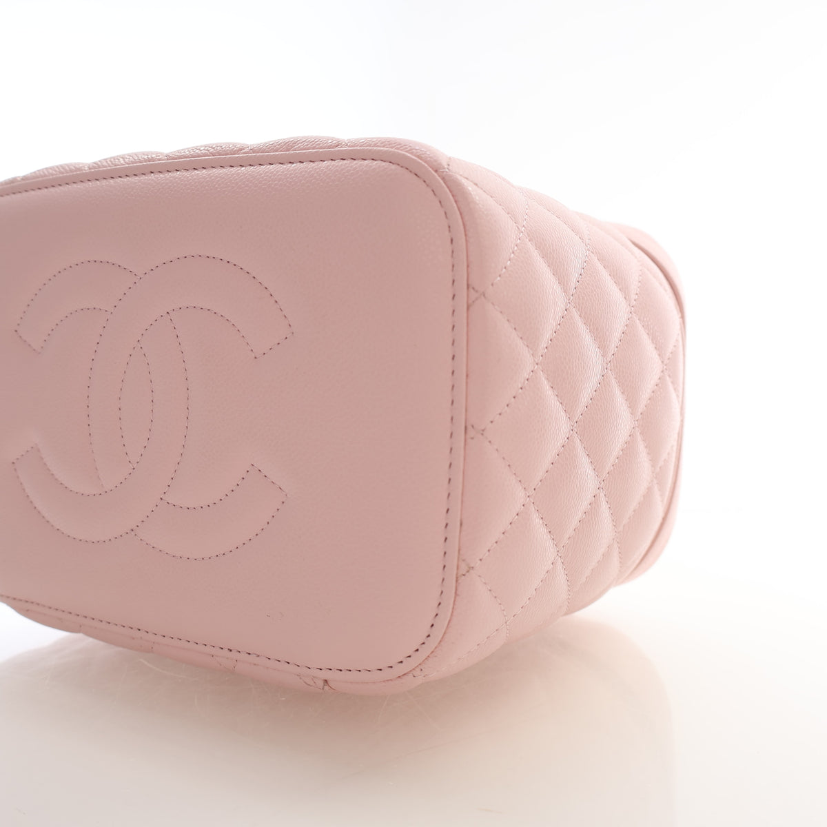 Pre-Owned Chanel Vanity Case Large Caviar Leather, base and feet view, photo 8 of 19