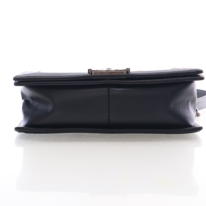 Pre-Owned Chanel Boy Bag Medium Calfskin, side profile