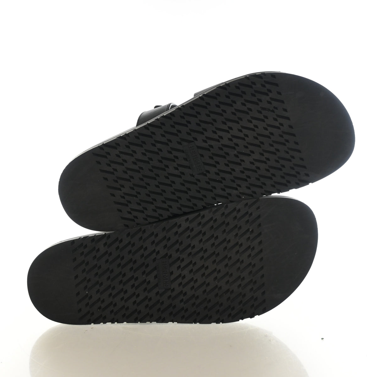 Pre-Owned Hermès Sandals Sz Noir Chypre 38.5, base and feet view