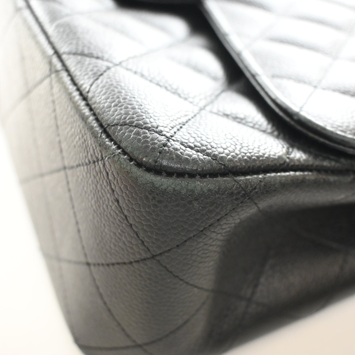 Pre-Owned Chanel Classic Double Flap Jumbo Caviar Leather Bag, corner and edge detail, photo 15 of 20