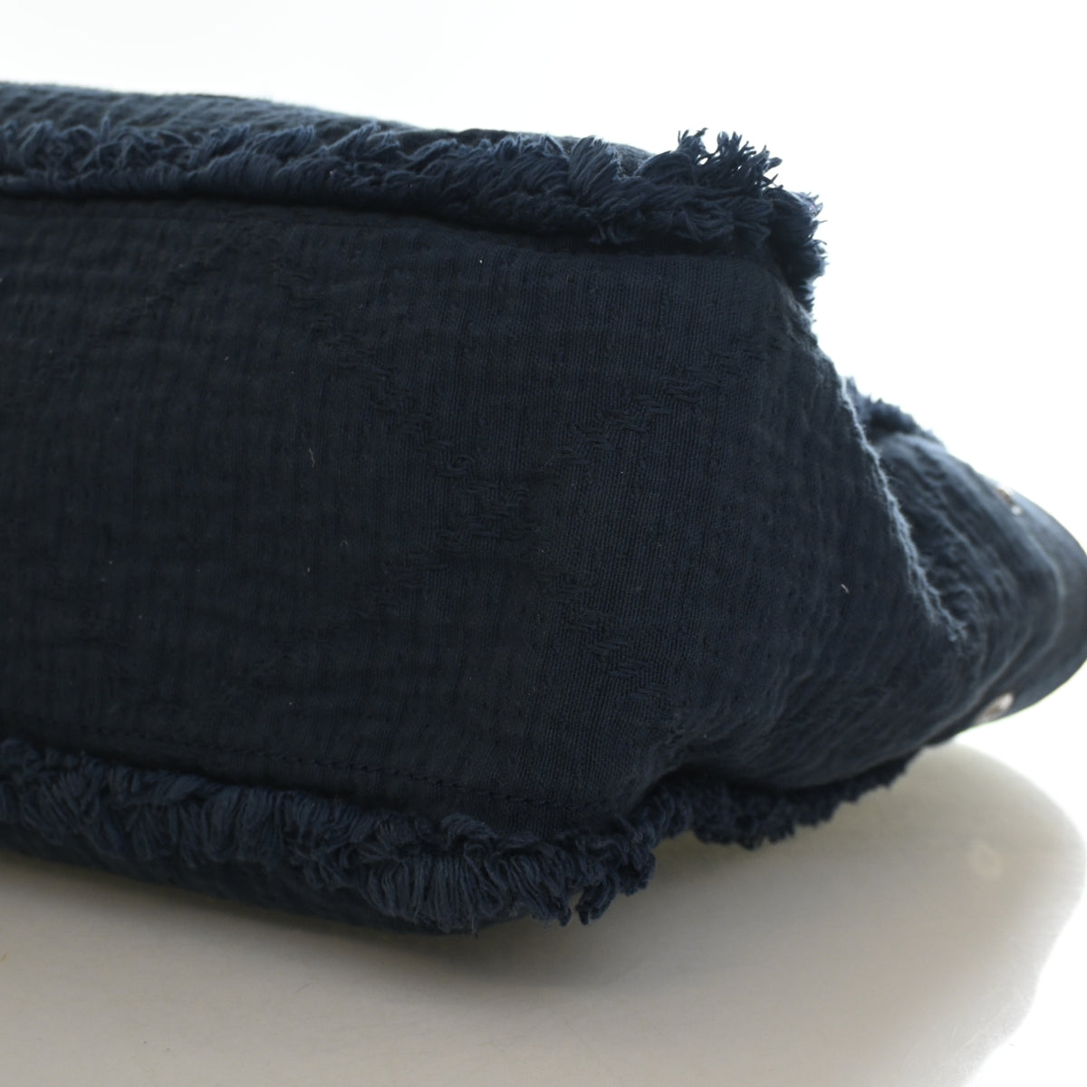 Pre-Owned Chanel Tote Small Mixed Fibers Double Face Deauville, corner and edge detail