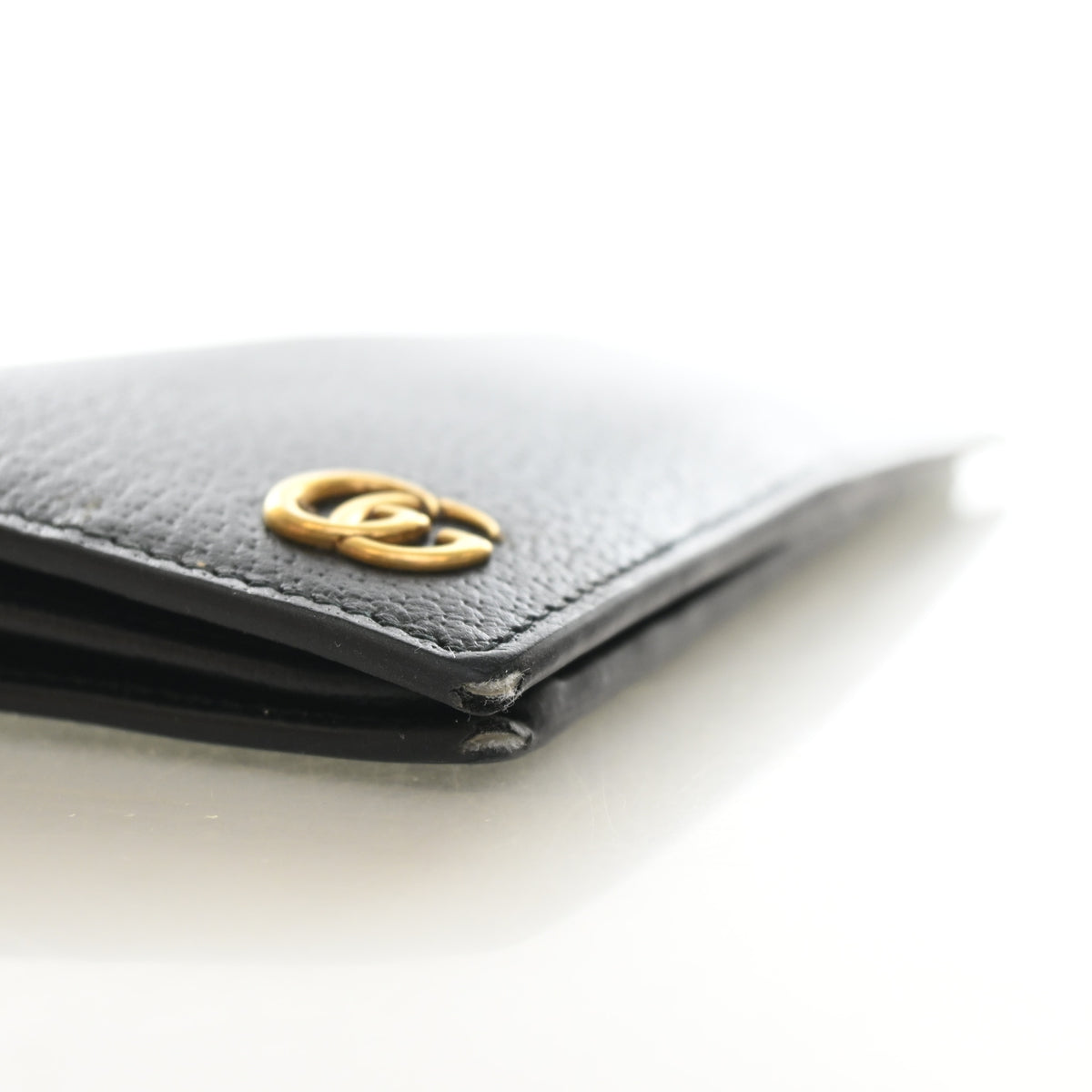 Pre-Owned Gucci Marmont Calfskin Long Wallet, corner and edge detail
