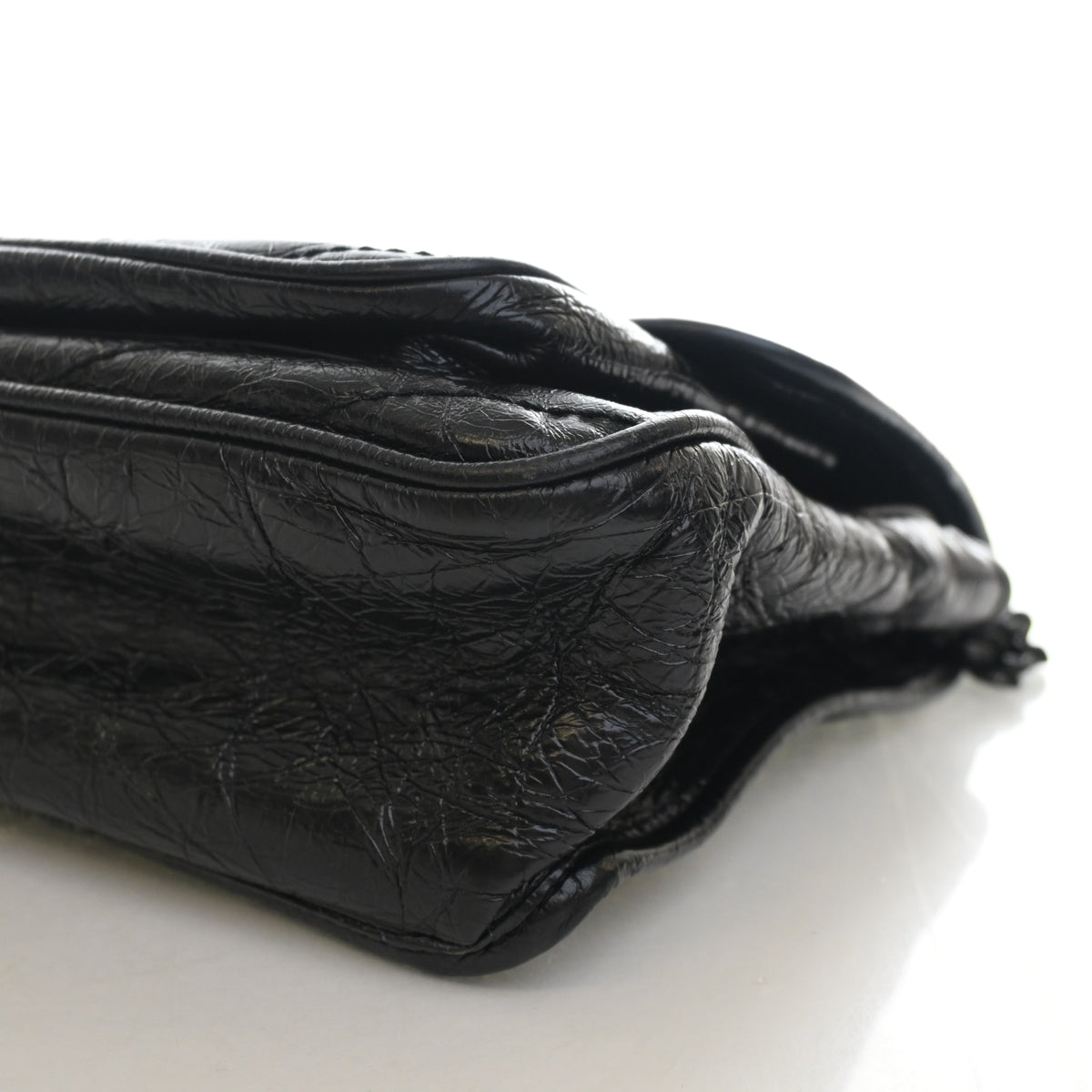 Pre-Owned Saint Laurent Medium Calfskin Niki, side profile, photo 7 of 15