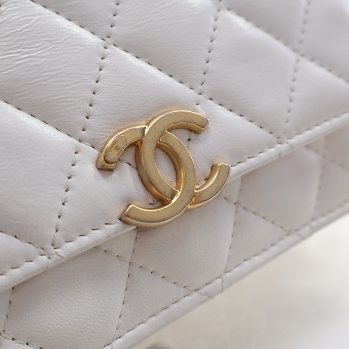Pre-Owned Chanel Wallet On Chain Lambskin, gold embossed logo detail