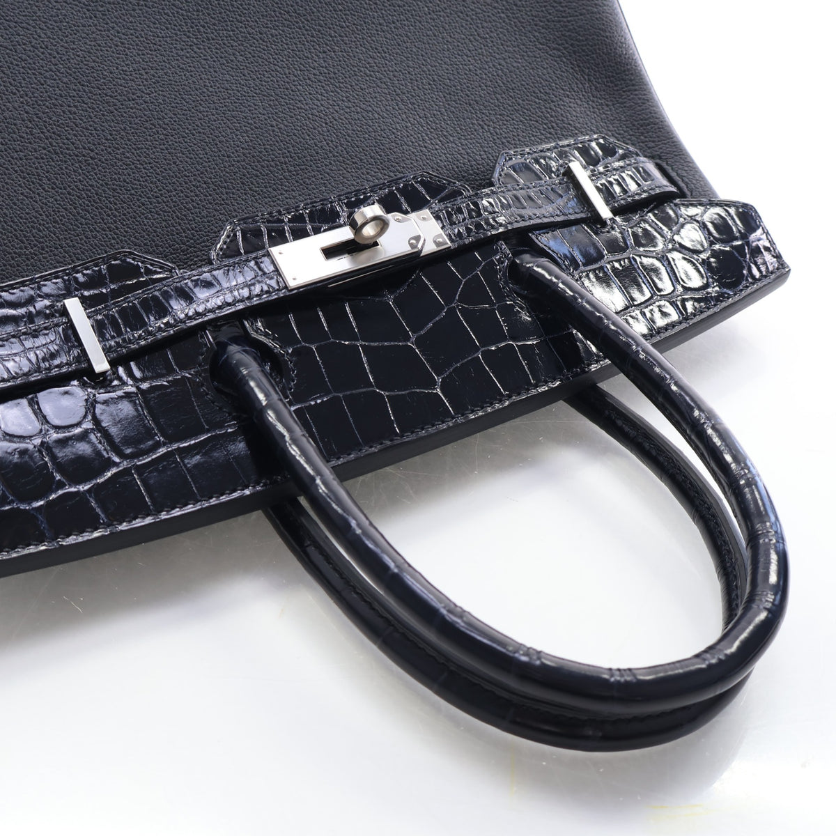 Pre-Owned Hermès Birkin 30 Noir Togo Niloticus Crocodile Leather Touch, side profile