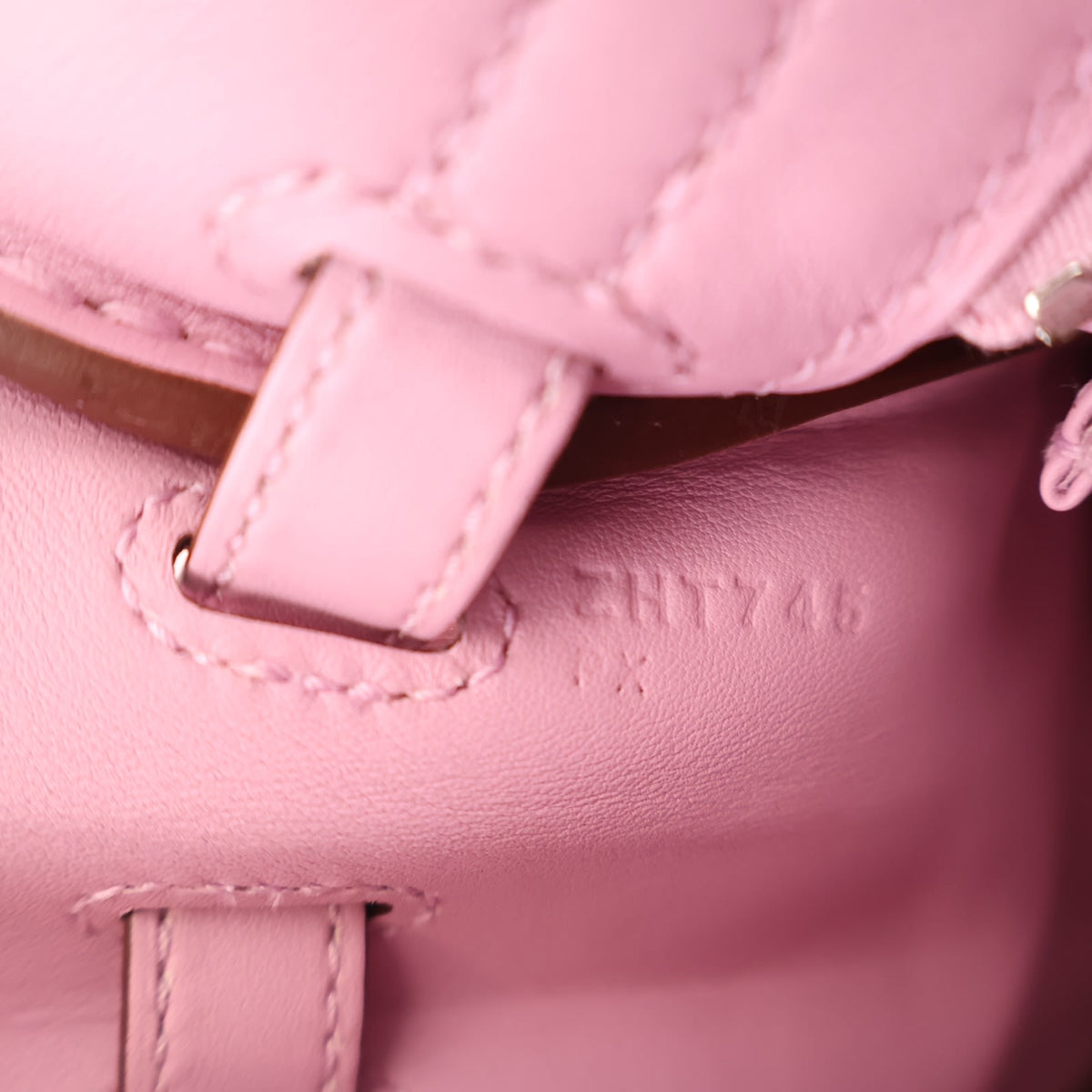 Pre-Owned Hermès Kelly 25 Mauve Sylvestre Swift Leather, open interior