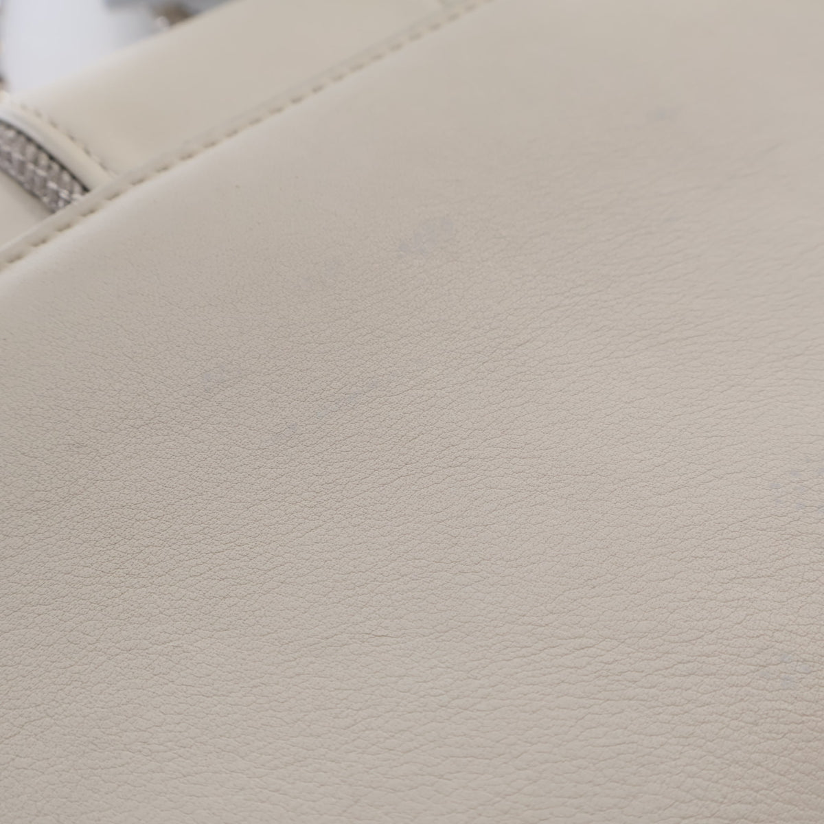 Pre-Owned Chanel Flap Bag Lambskin Square With Chain, corner and edge detail, photo 12 of 18