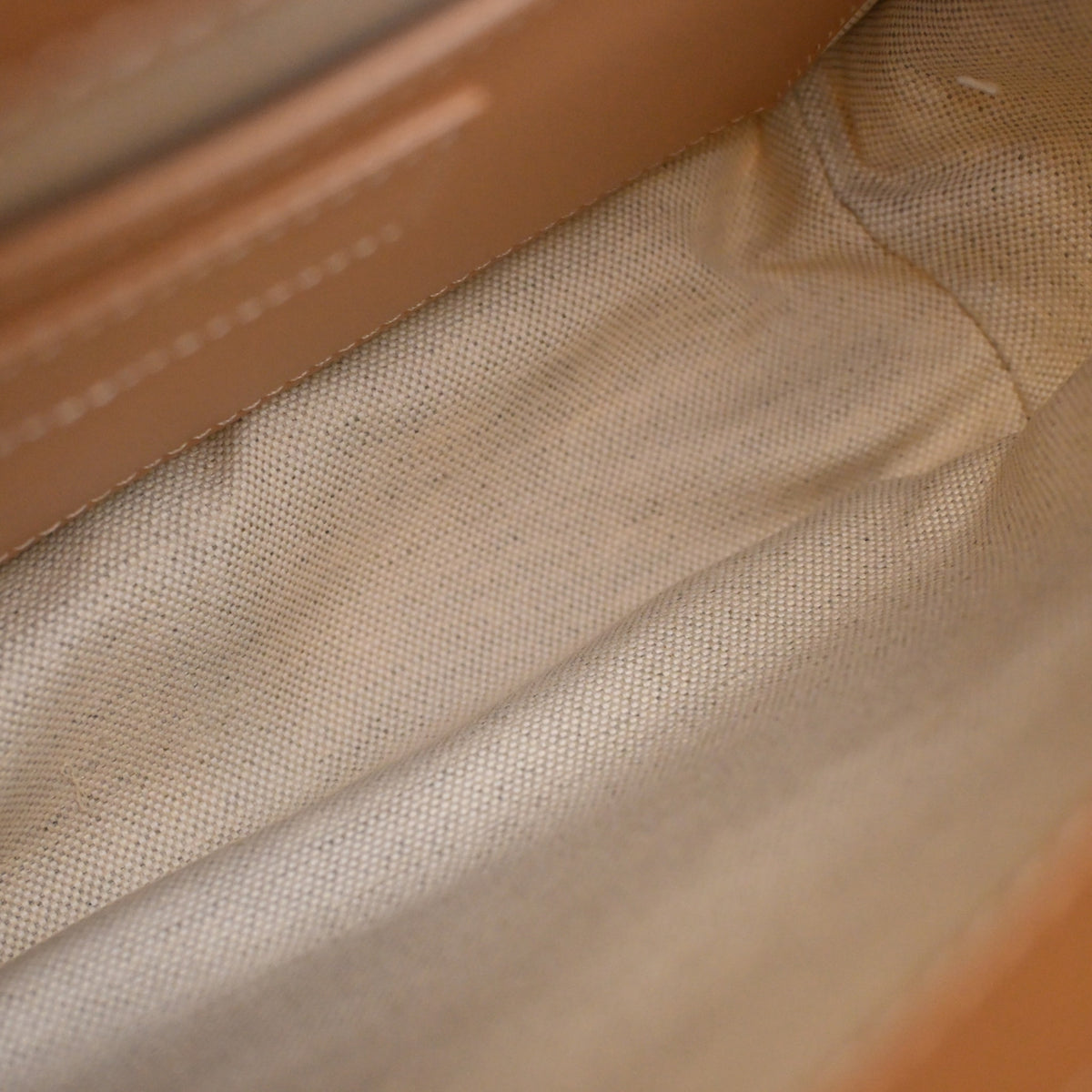Pre-Owned Saint Laurent Small Mixed Fibers Niki, open interior