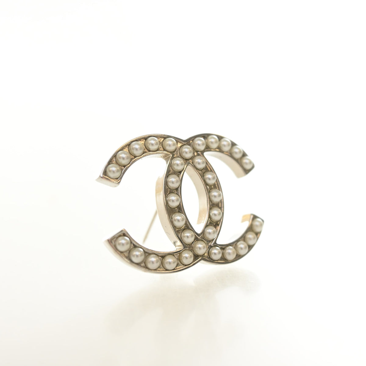 Chanel CC Pearl Brooch, photo 5 of 7
