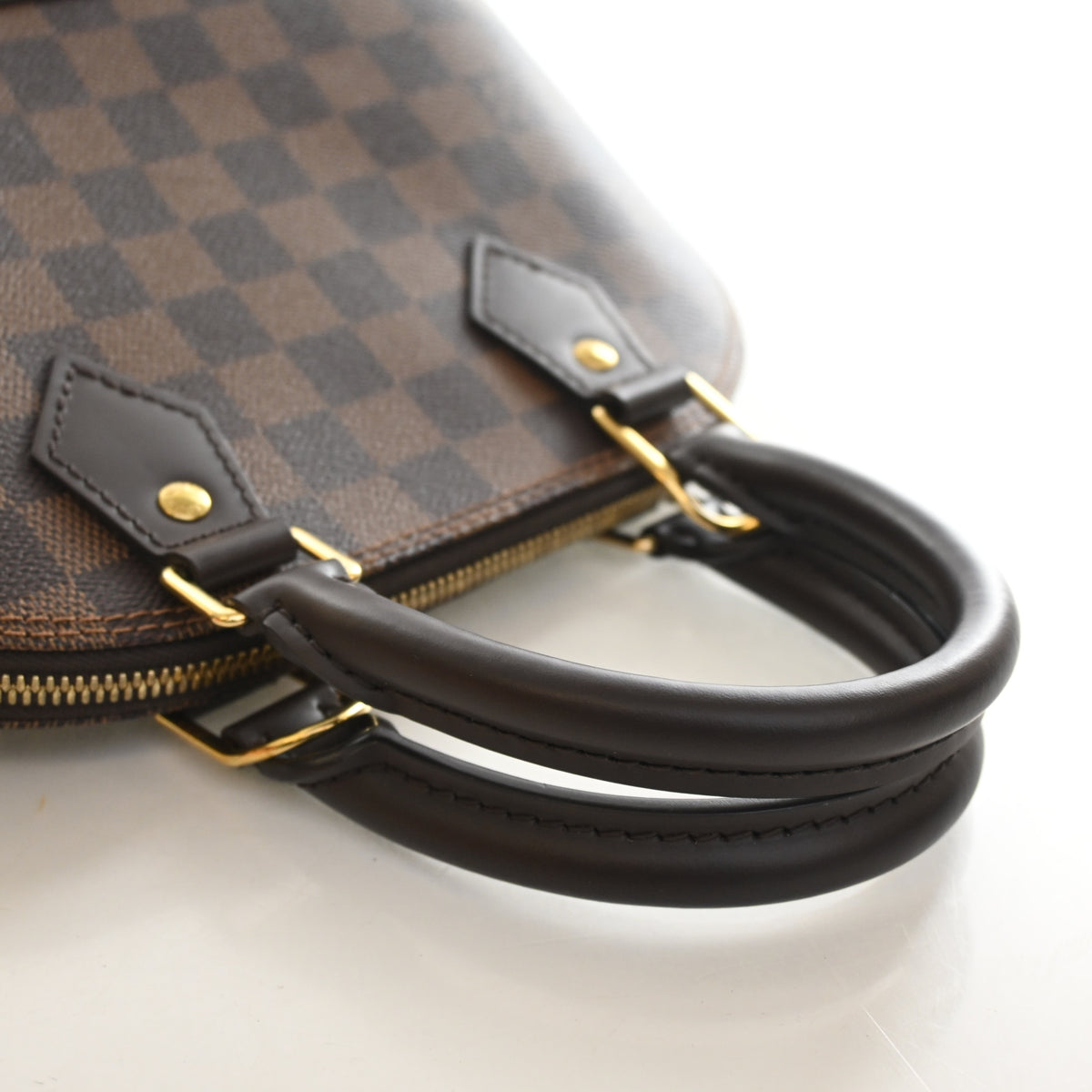 Pre-Owned Louis Vuitton Alma Damier Ebene BB, side view