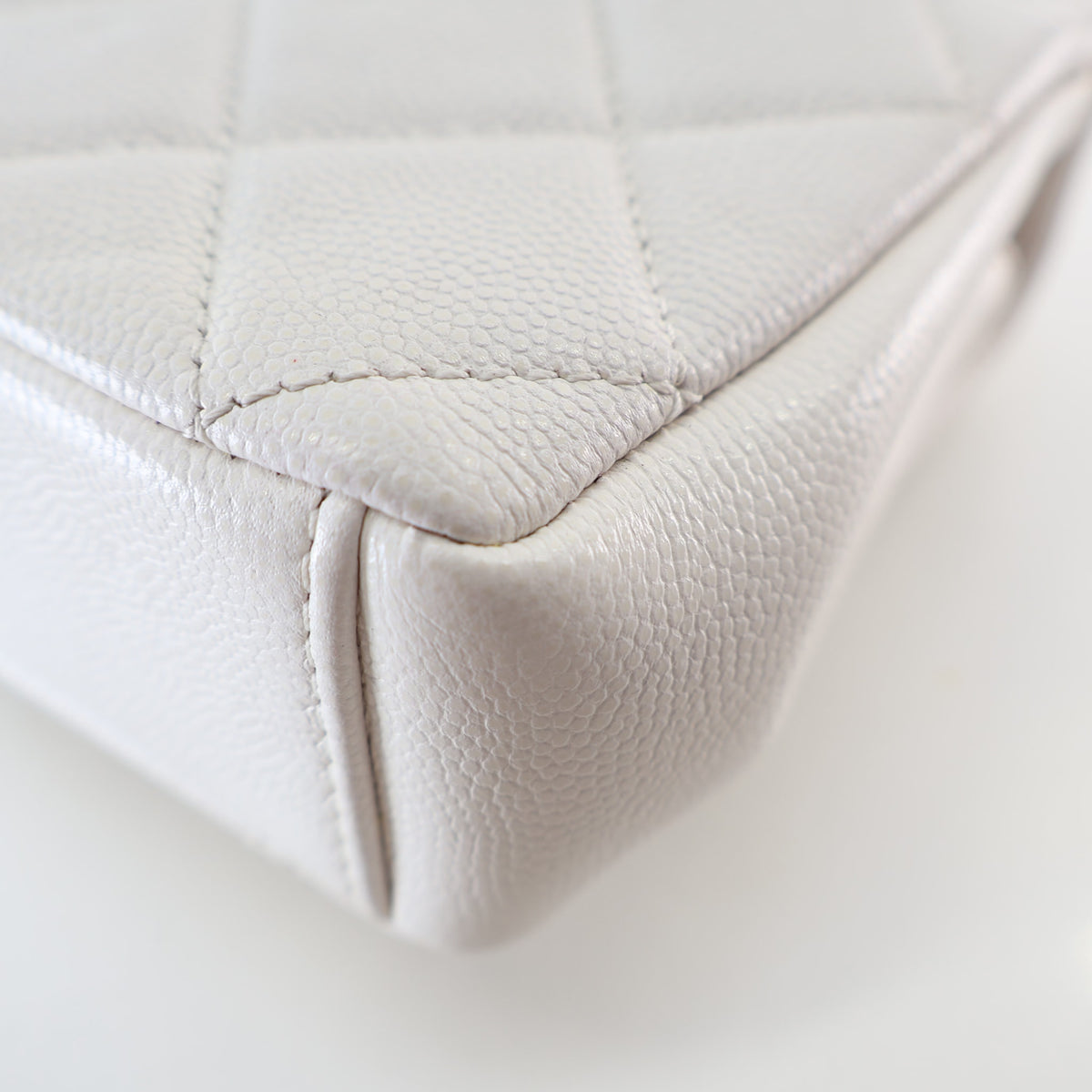 Pre-Owned Chanel Flap Bag Mini Caviar Leather My Everything, corner and edge detail, photo 14 of 19