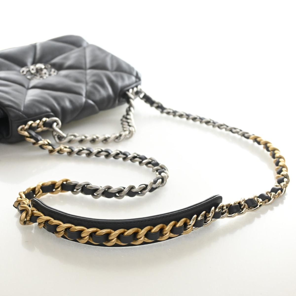 Chanel Medium Lambskin 19 Flap Bag, photo 10 of 15