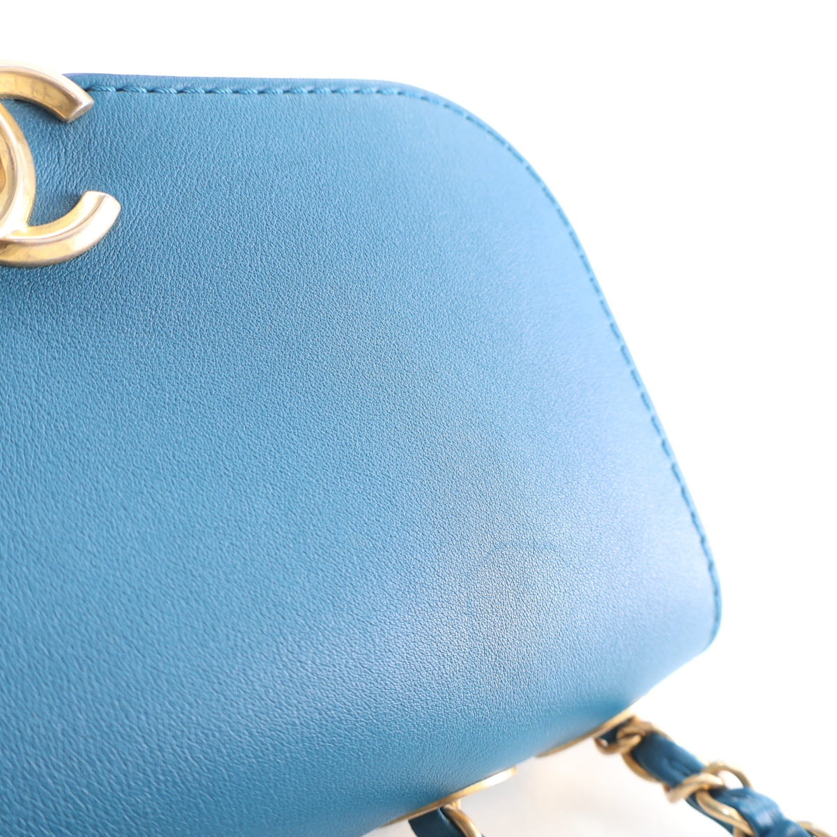 Pre-Owned Chanel Small Calfskin Multi Pouch Bag, corner and edge detail, photo 14 of 19