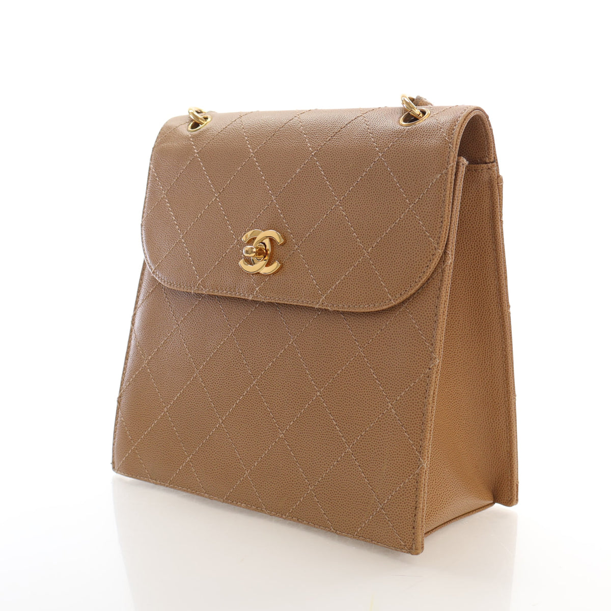 Chanel Vintage Caviar Diamond Stitch Shoulder Bag, photo 3 of 18