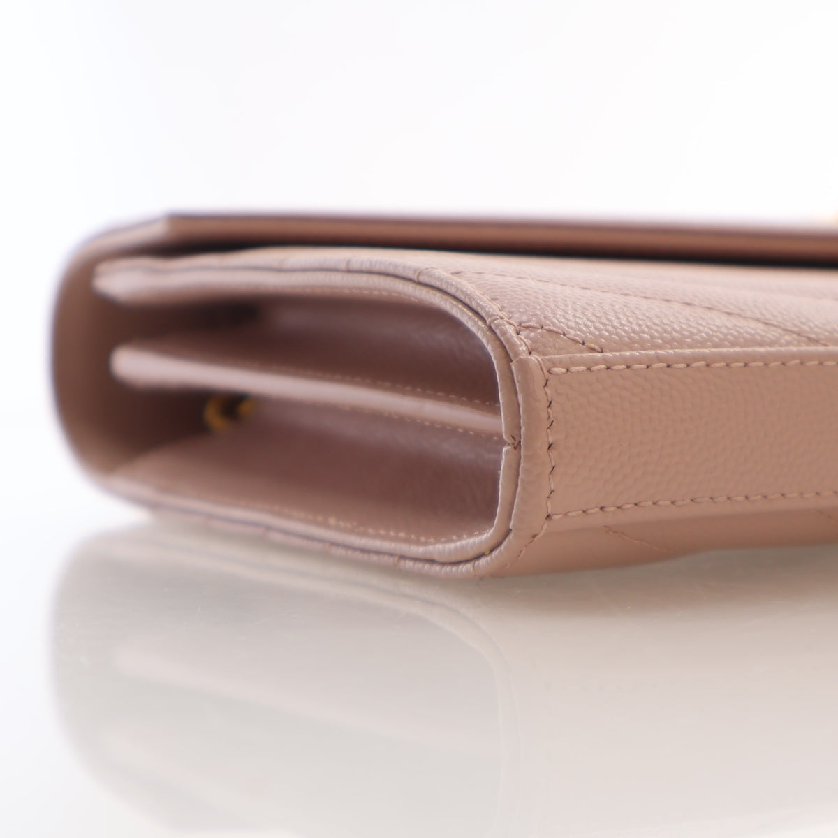 Pre-Owned Saint Laurent Chain Wallet Calfskin Cassandre Envelope, side profile, photo 6 of 19