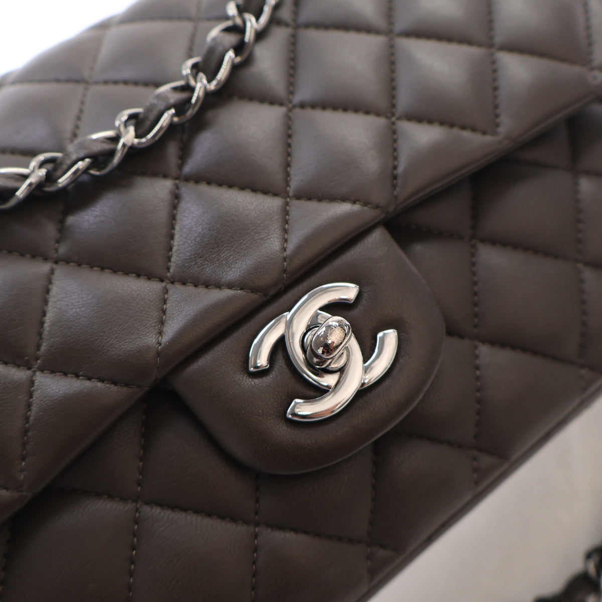Pre-Owned Chanel Classic Double Flap Medium Lambskin Bag, logo detail