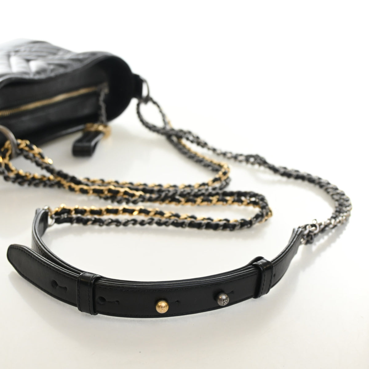 Pre-Owned Chanel Hobo Small Crumpled Calfskin Gabrielle, strap and chain detail