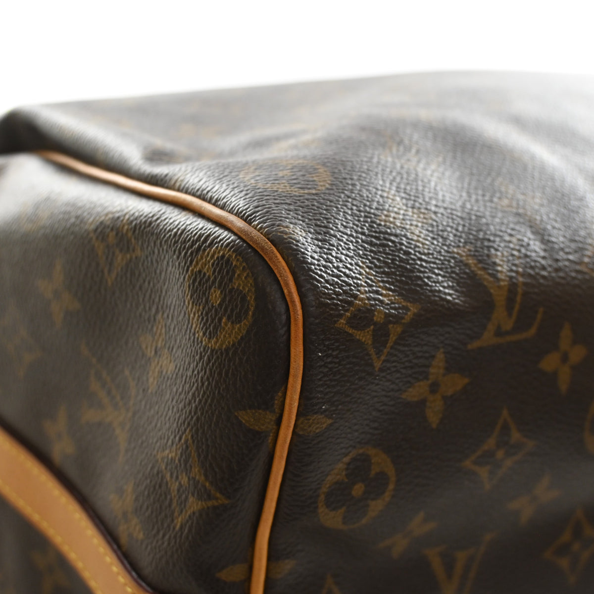 Pre-Owned Louis Vuitton Speedy Bandouliere 35 Monogram, corner and edge detail, photo 19 of 23