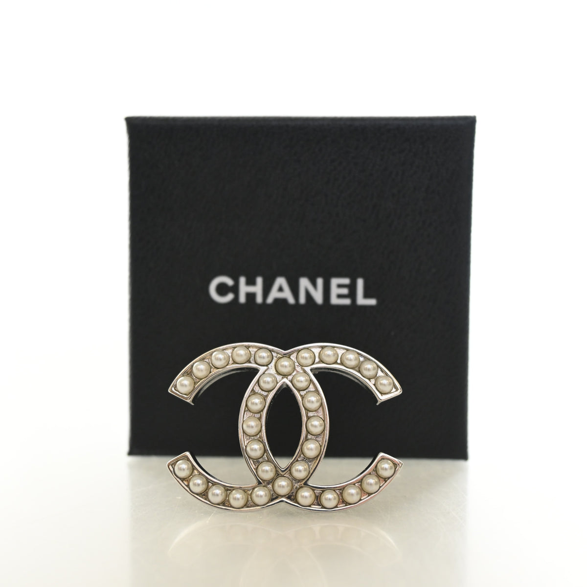 Chanel CC Pearl Brooch, photo 7 of 7