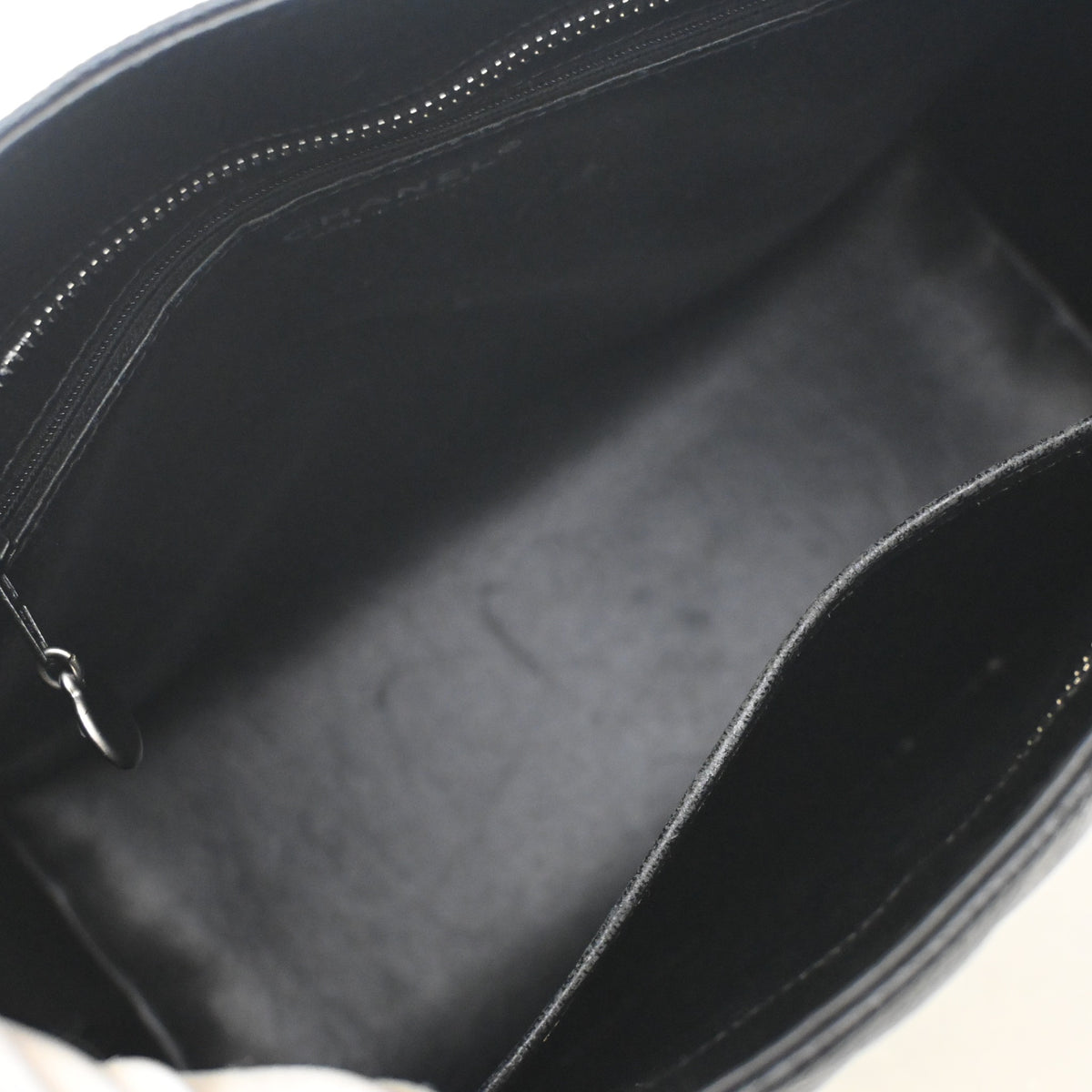 Chanel Caviar Medallion Tote, photo 12 of 17