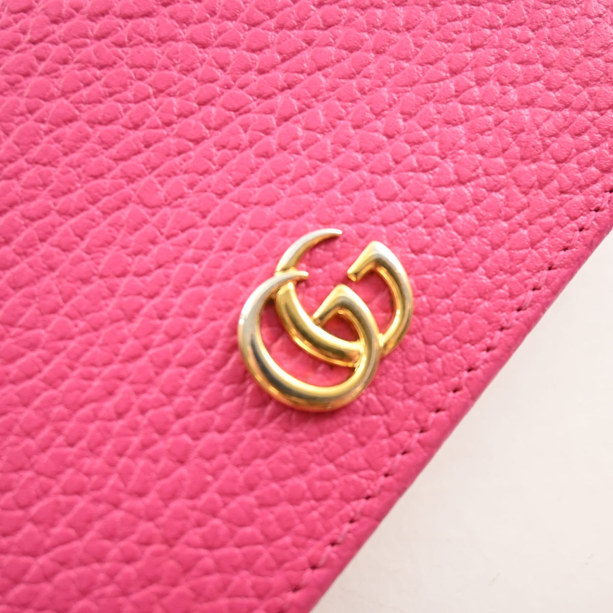 Pre-Owned Gucci Marmont Small Calfskin GG Wallet, gold embossed logo detail