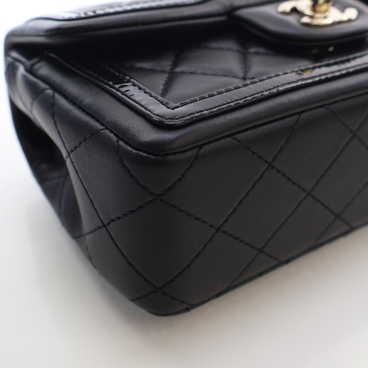 Pre-Owned Chanel Flap Bag Mini Lambskin CC, corner and edge detail