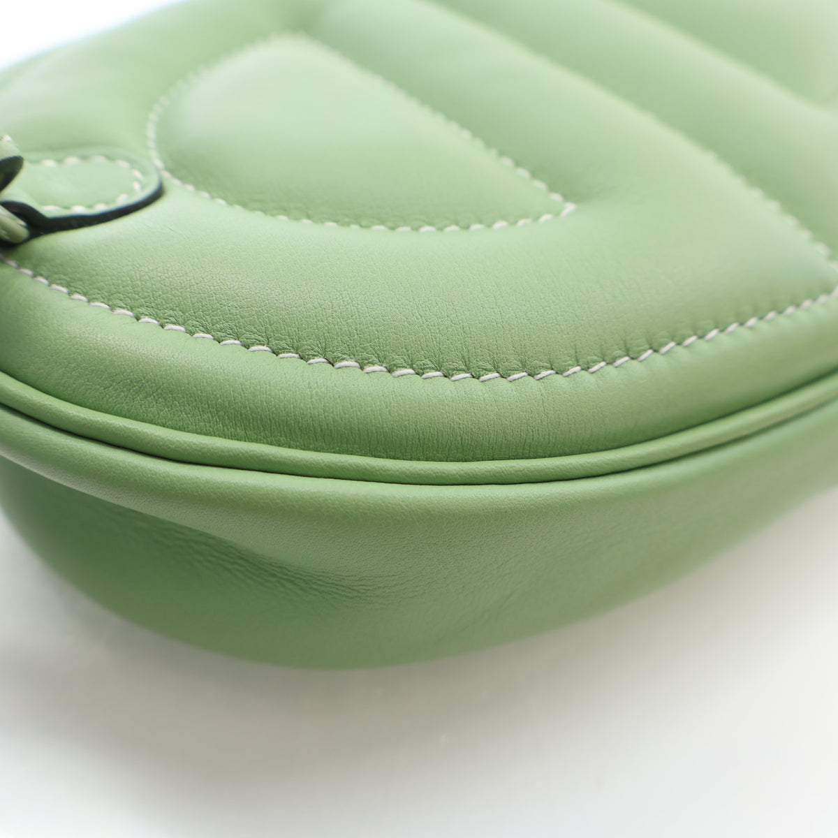 Pre-Owned Hermès Belt Bag Vert Criquet Swift Leather In-the-loop, side profile, photo 12 of 17