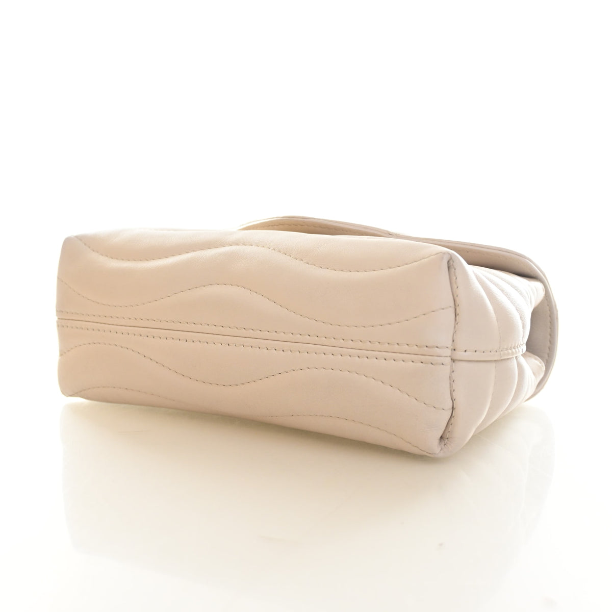 Louis Vuitton Calfskin Hold Me New Wave, photo 7 of 20