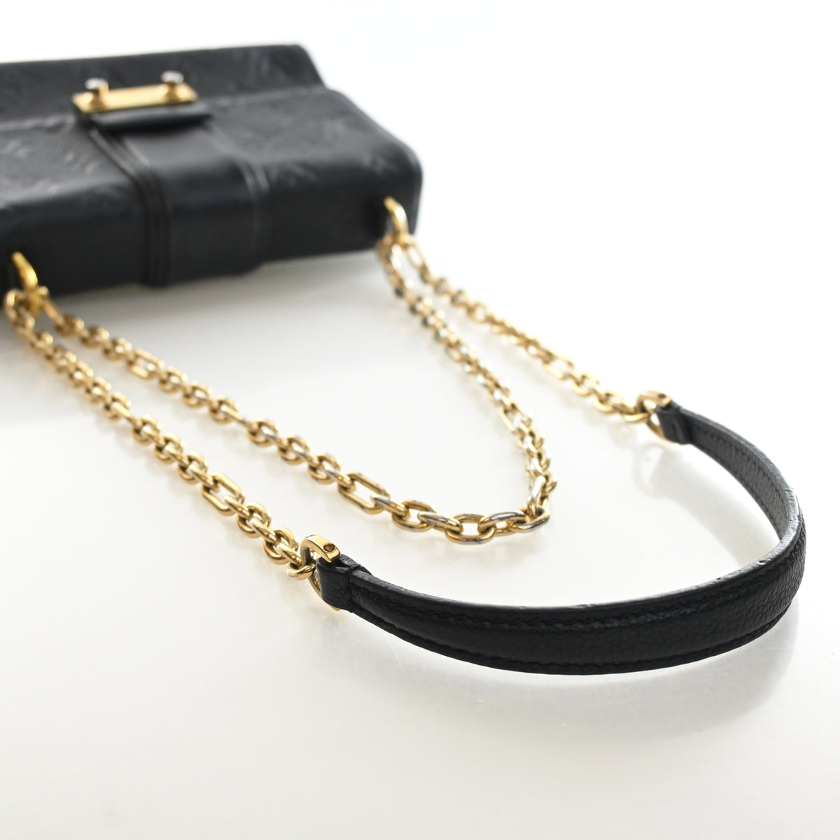 Pre-Owned Louis Vuitton PM Monogram Empreinte Saint Sulpice, strap and chain detail