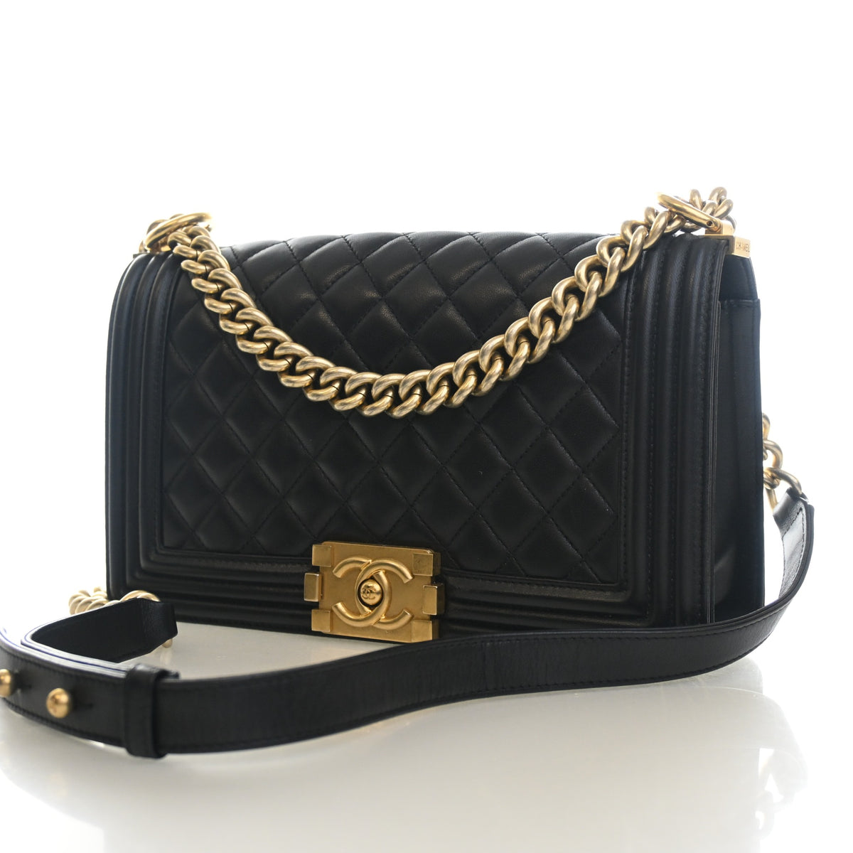 Pre-Owned Chanel Boy Bag Medium Lambskin, photo 3 of 19