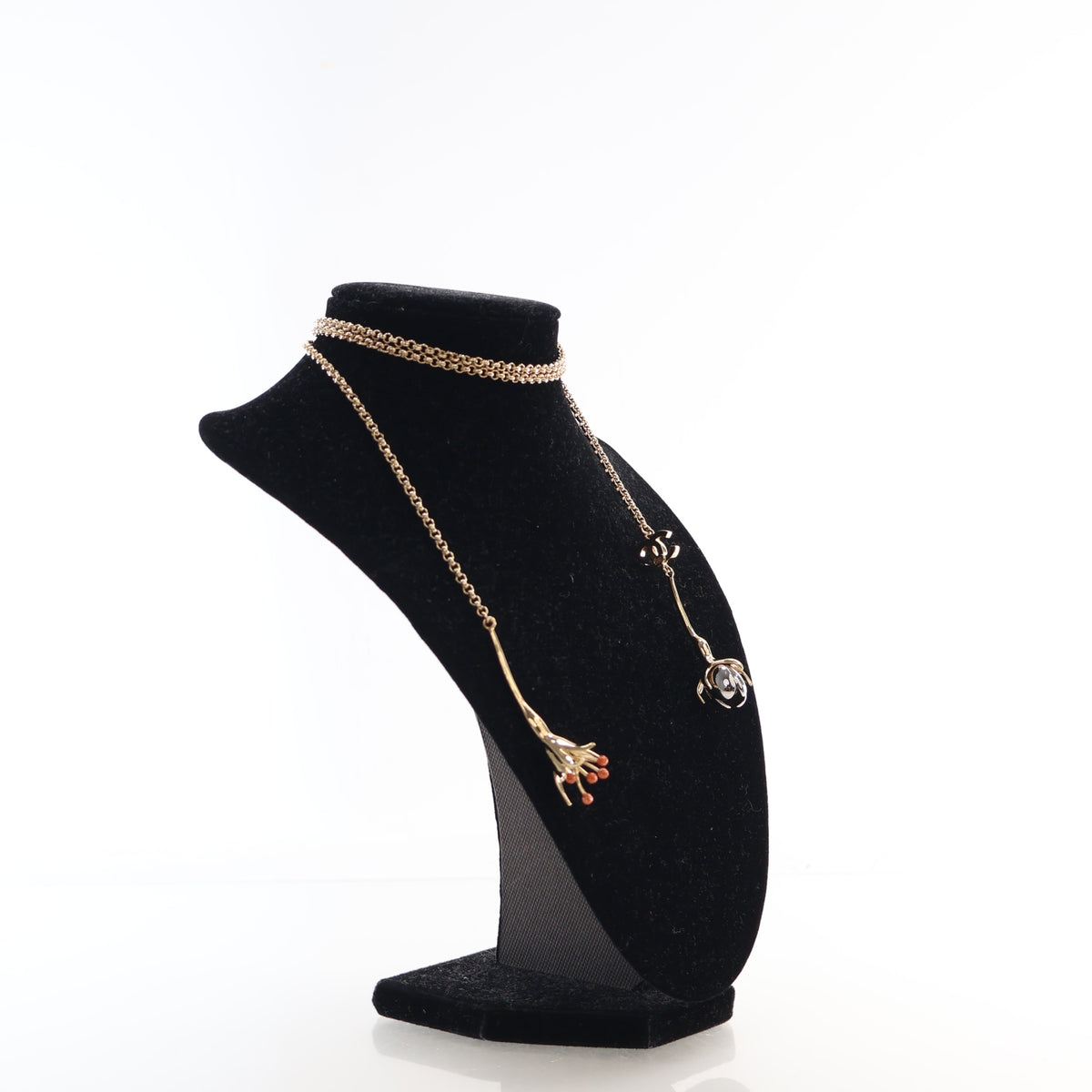Pre-Owned Chanel Necklace Resin CC Long, worn on model