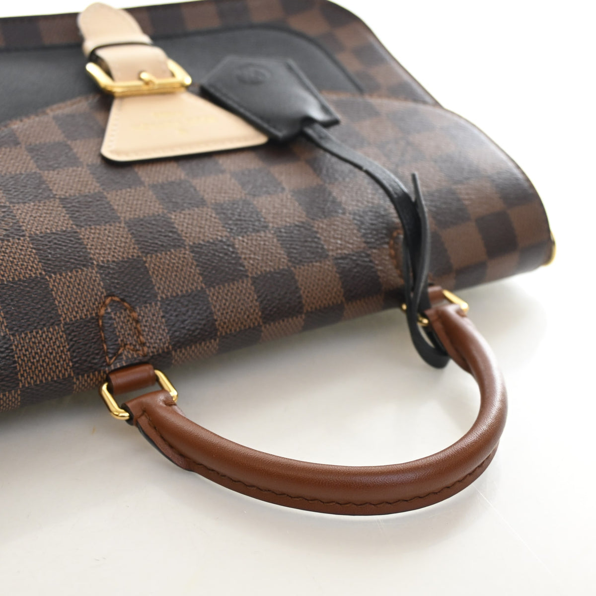 Pre-Owned Louis Vuitton Damier Ebene Beaumarchais, side profile