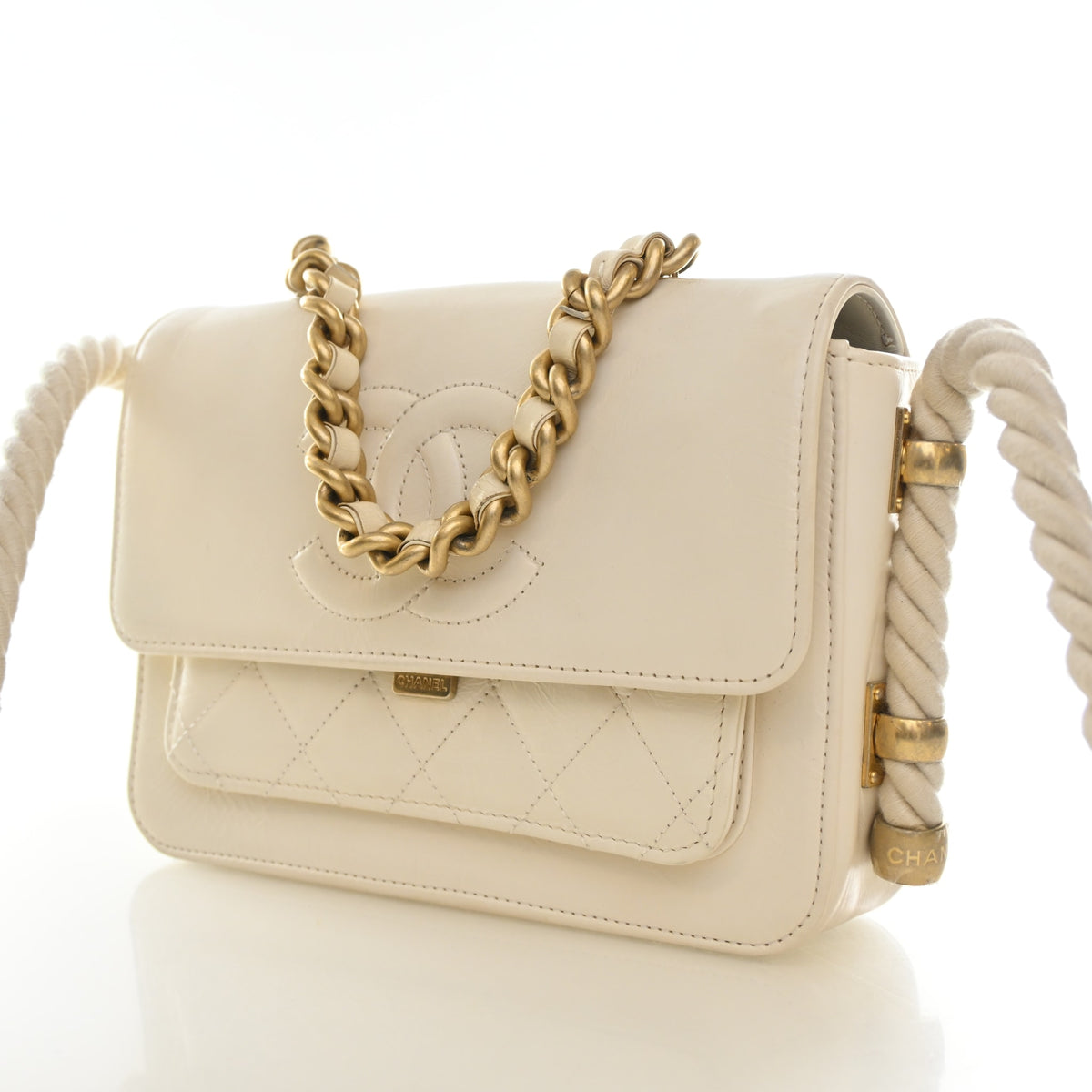 Pre-Owned Chanel Flap Bag Calfskin En Voyage Rope, three-quarter view