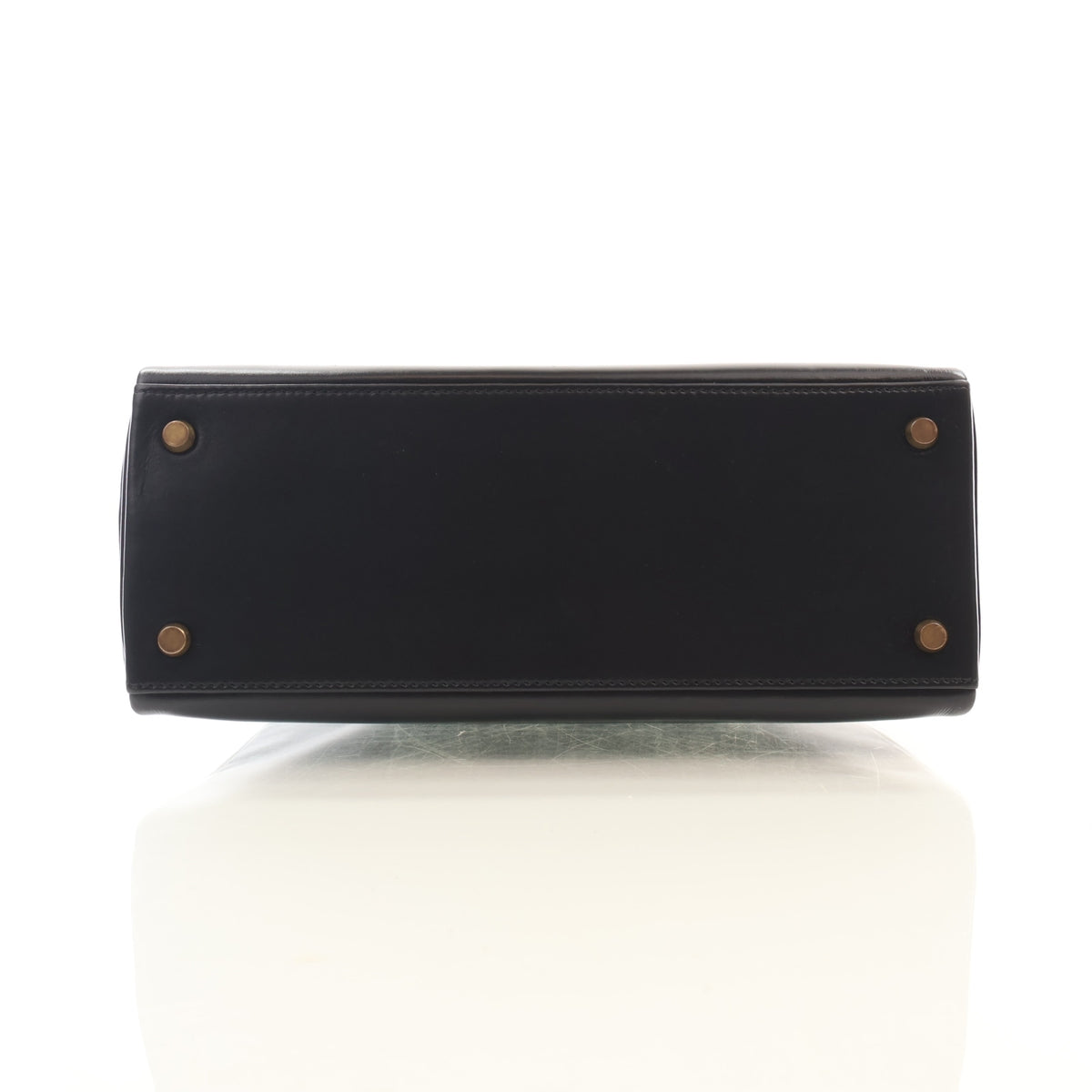 Vintage Hermès Kelly 28 Noir Box Calf, base and feet view, photo 9 of 18