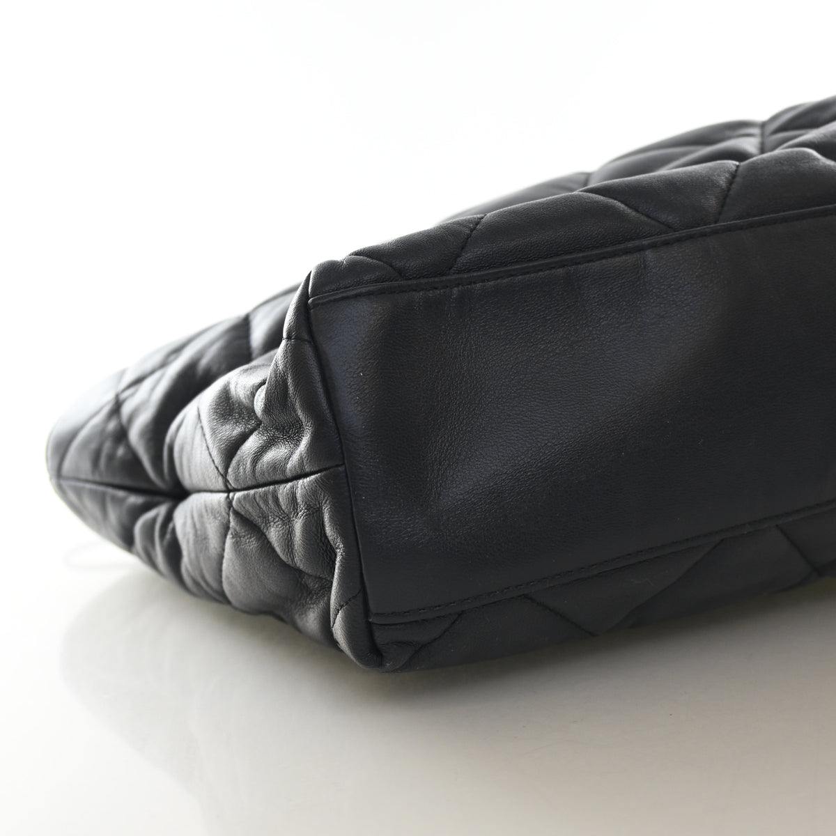Pre-Owned Chanel Shopping Tote Calfskin CC Drawstring, corner and edge detail