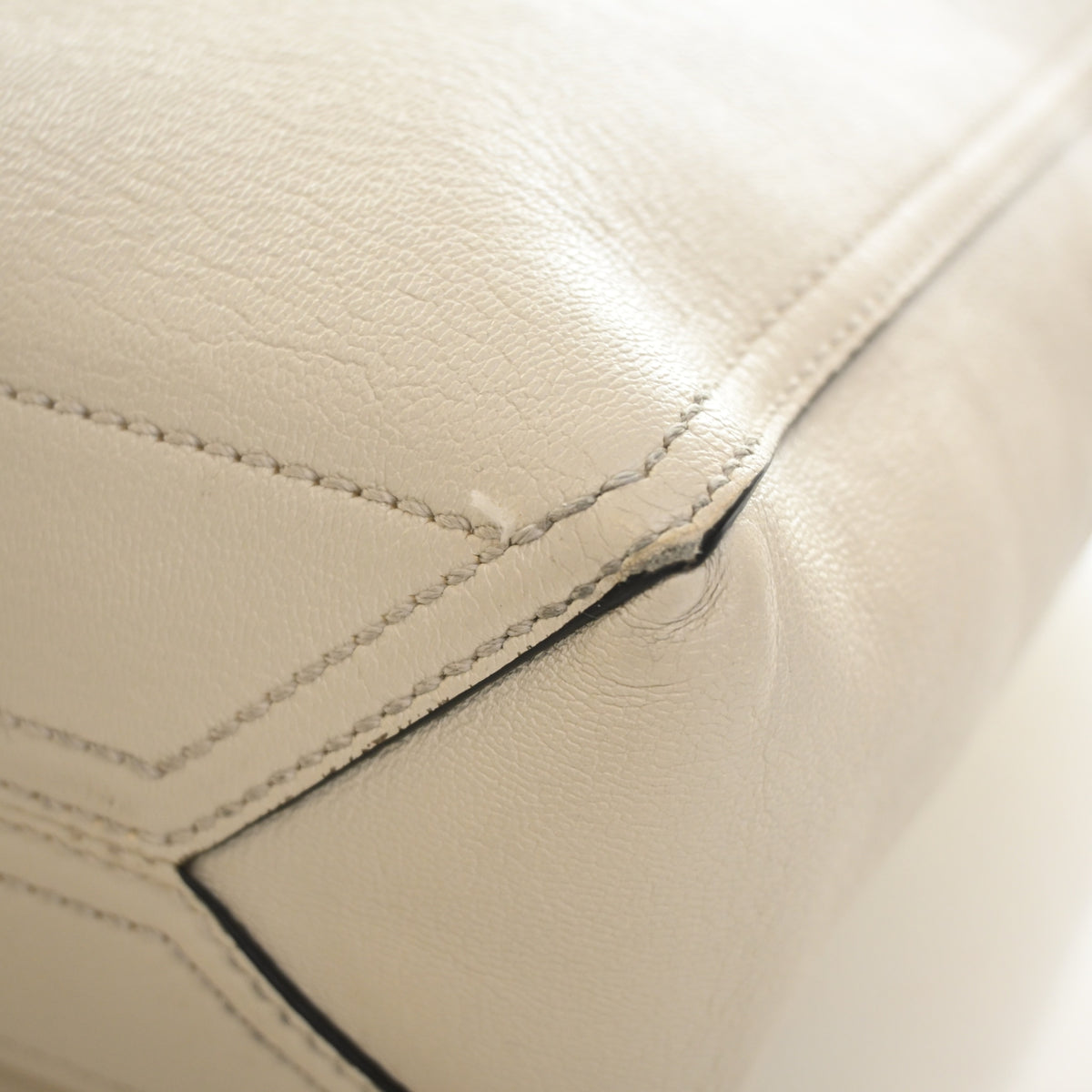 Pre-Owned Gucci Tote Small Calfskin Dahlia, corner and edge detail, photo 20 of 22