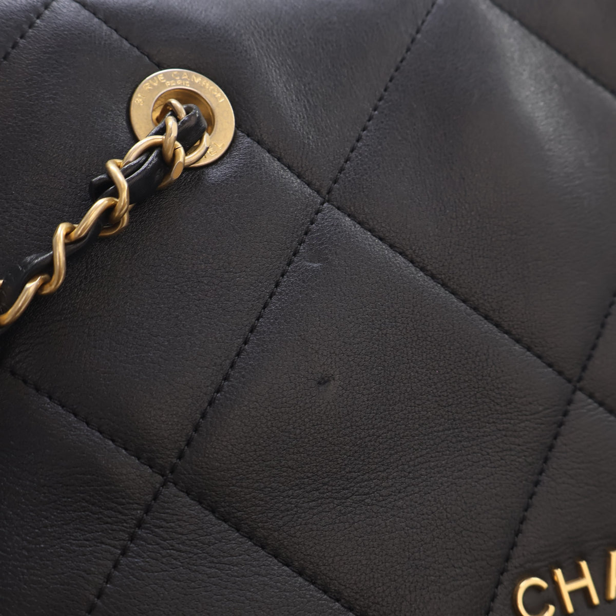 Pre-Owned Chanel Shopping Tote Lambskin CC, gold hardware close-up