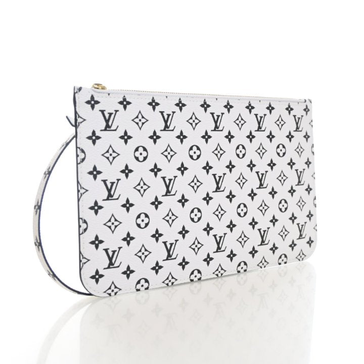 Louis Vuitton Monogram Giant Neverfull Pochette