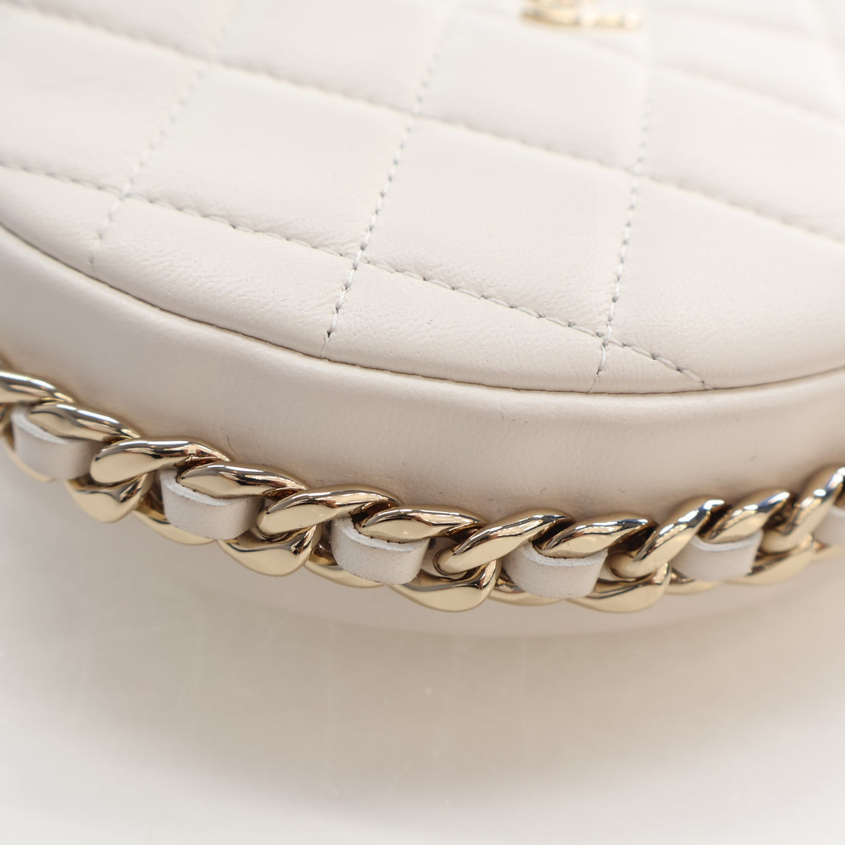 Pre-Owned Chanel Hobo Small Lambskin Chain Around Pouch Bag, strap and chain detail