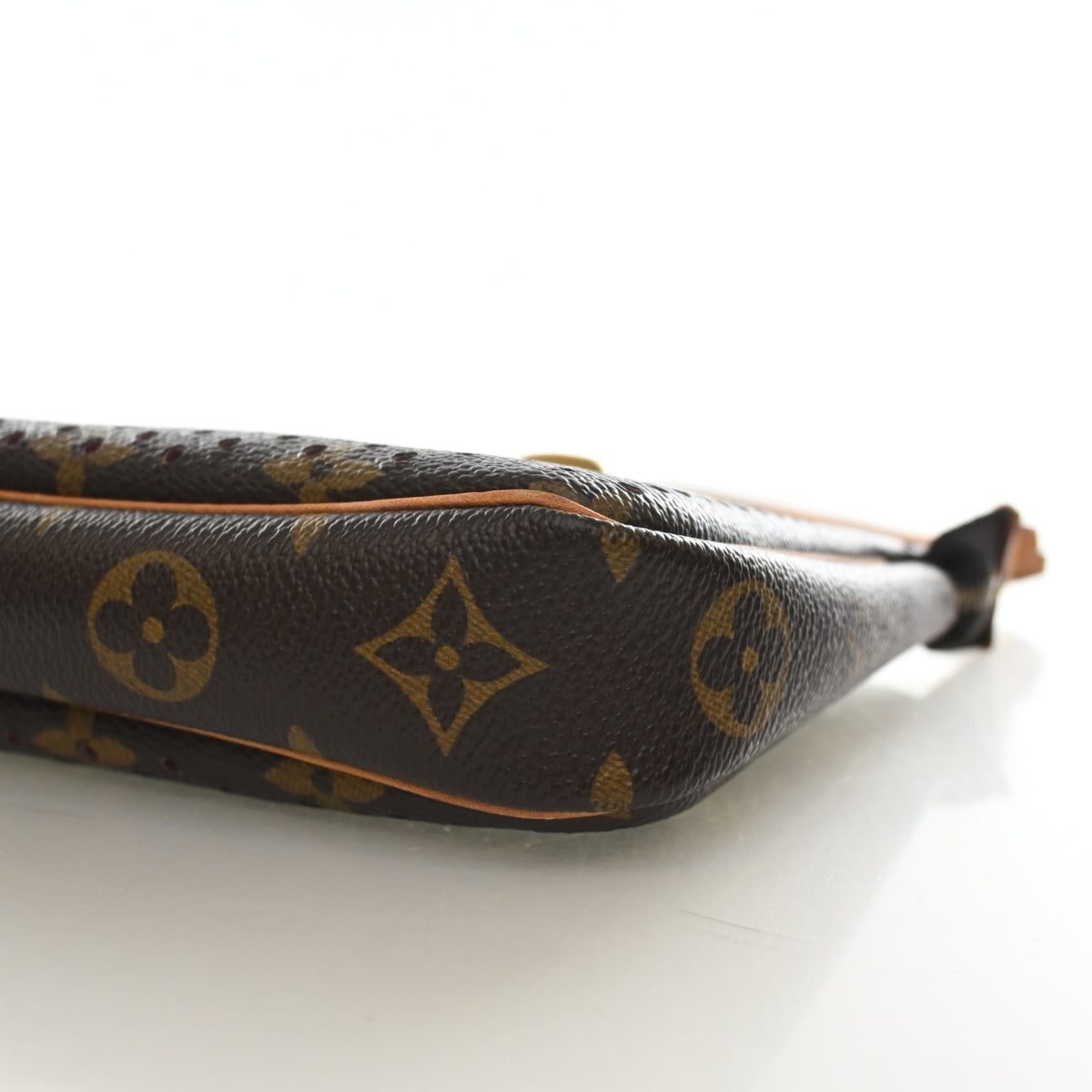 Pre-Owned Louis Vuitton Pochette Monogram Perforated Accesoires, side profile, photo 8 of 18