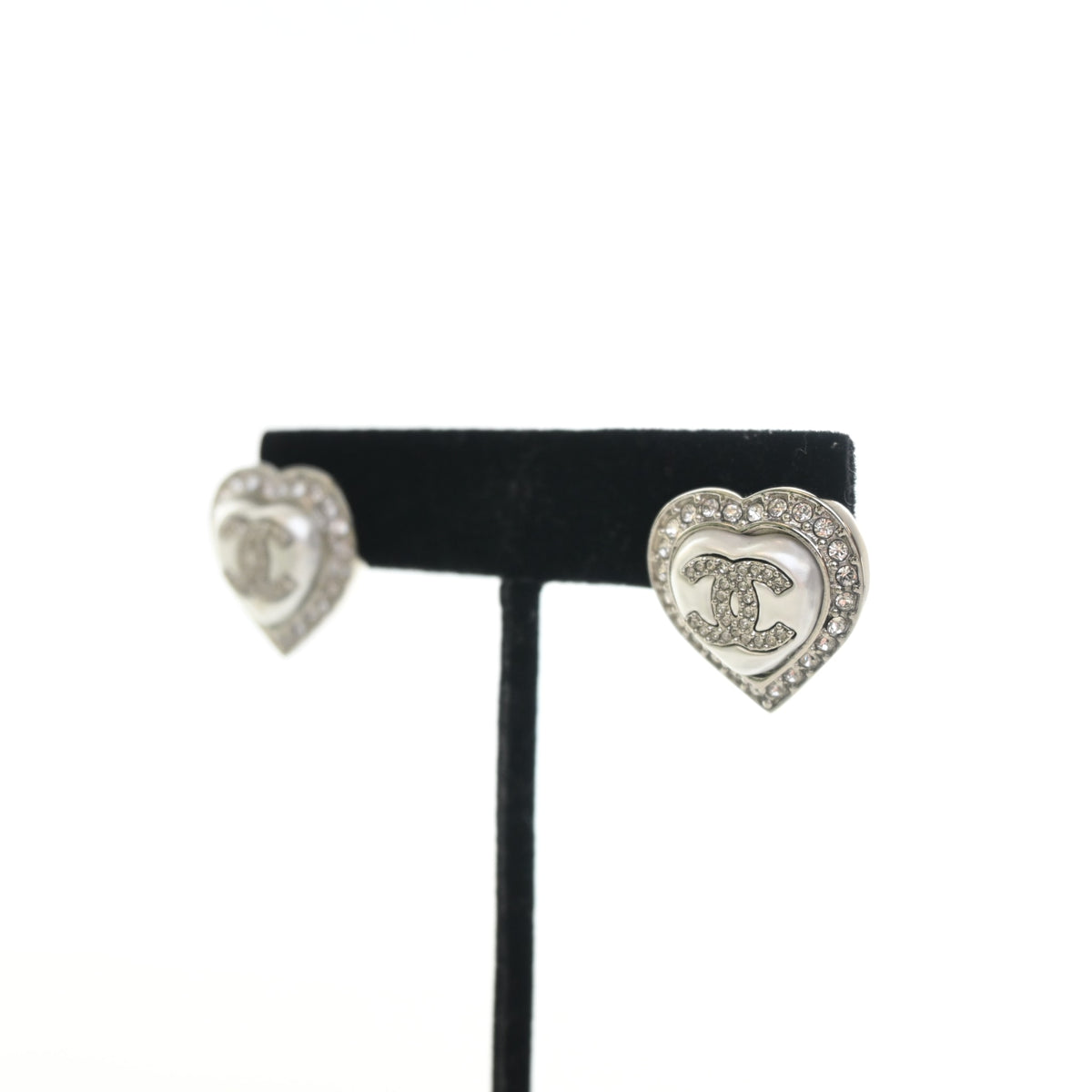 Chanel Pearl CC Heart Earrings, photo 6 of 8