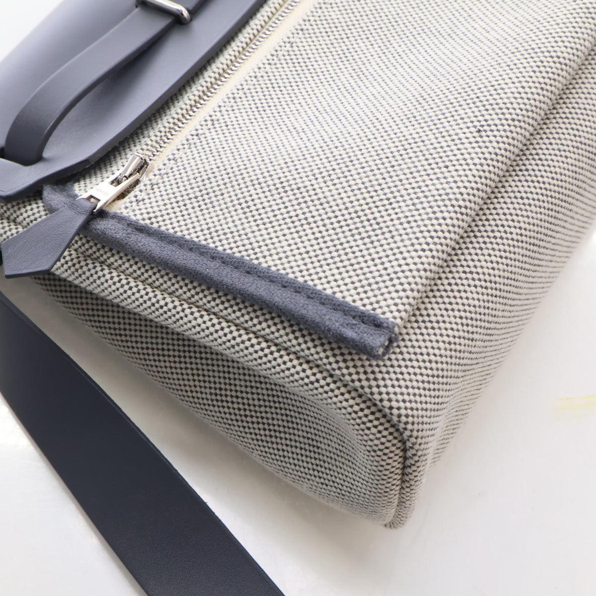 Pre-Owned Hermès Herbag Mini Ardoise Toile Zip 20, corner detail